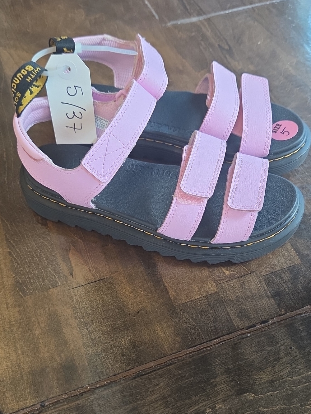Dr. Marten's Size 5 Kids Pink Hook-and-Loop Sandals NEW
